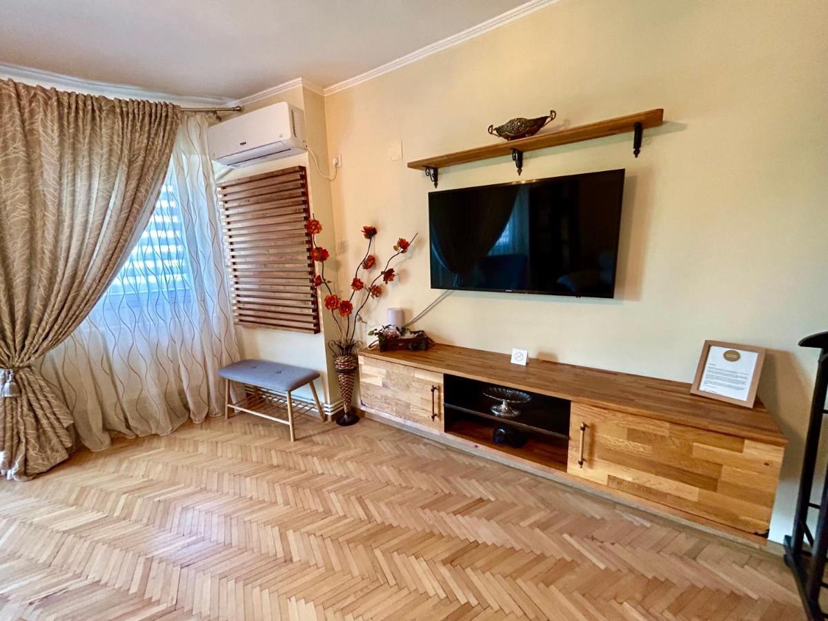 Apartment Palace Of Parliament Bucharest